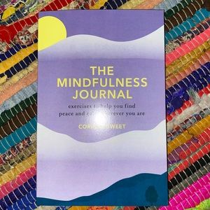 set of 4 mindfulness/astrology/palmistry books 💫